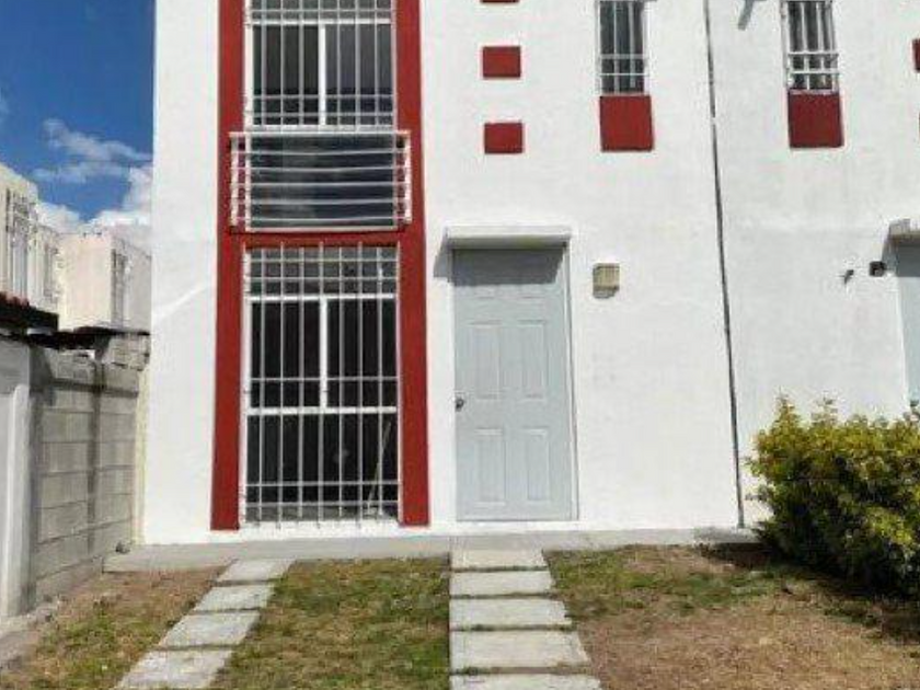 venta Casa en Paseos del Pedregal, Municipio de Querétaro (GO34)