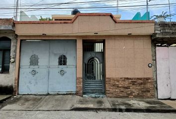 Casa en  Lucio Cabañas, Veintiséis De Julio, Morelia, Michoacán, México