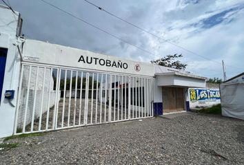 Local comercial en  Boulevard Francisco Medina Ascencio, Puerto Iguanas, Puerto Vallarta, Jalisco, 48334, Mex