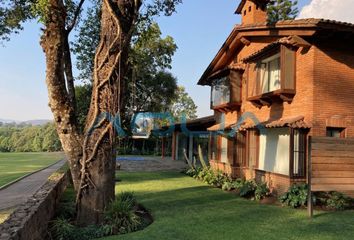 Casa en  Calle Del Río, Avándaro, Valle De Bravo, México, 51200, Mex