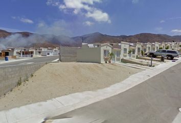 Casa en fraccionamiento en  Calle Lirios, Flores Magón, Ensenada, Baja California, 22810, Mex
