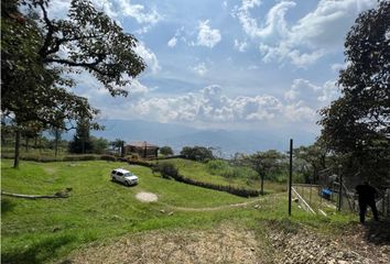 Lote de Terreno en  Las Lomas, Medellín