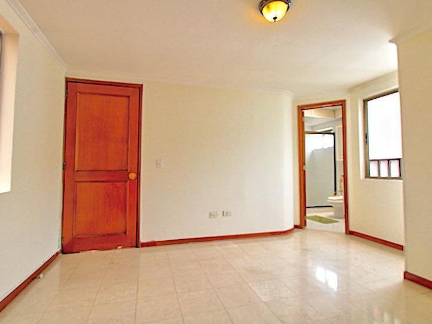 Apartamento en venta Centro Comercial Chipichabe, Cl. 38 Nte. #6n-35, Cali, Valle Del Cauca, Colombia
