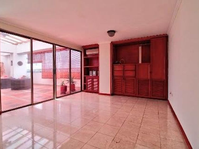 Apartamento en venta Centro Comercial Chipichabe, Cl. 38 Nte. #6n-35, Cali, Valle Del Cauca, Colombia