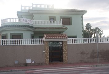 Villa en  Distrito 2 - Urbanizaciones - Los Naúfragos, Torrevieja