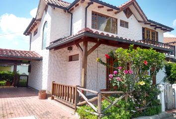 Casa en  Mirasierra 37, Quito, Ecuador