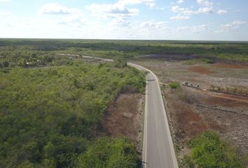 Lote de Terreno en  Calle 20, Opichén, Yucatán, 97813, Mex