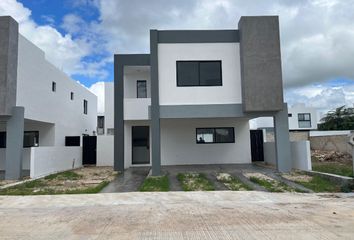 Casa en  Calle Tamarindo, Conkal, Yucatán, 97346, Mex