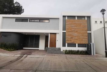 Casa en fraccionamiento en  Shoiffer, Avenida Universidad 283, Lomas Del Sol, León, Guanajuato, 37157, Mex
