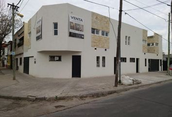 Casa en  Calle Intendente Witcomb 1474, Ciudad Del Libertador General San Martín, General San Martín, B1653, Provincia De Buenos Aires, Arg