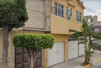 Casa en  Tlapalería Robles, Avenida Andrés Molina Enríquez, Los Reyes, Valle De Los Reyes, La Paz, México, 56430, Mex