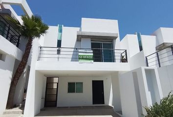 Casa en  Privada Puerta San Pedro, Fraccionamiento Cuesta Blanca, Tijuana, Baja California, 22650, Mex