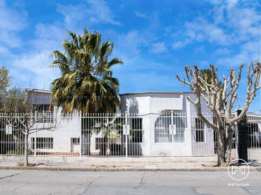 venta Casa en San Felipe III, Municipio de Chihuahua (EB-JZ1729s)
