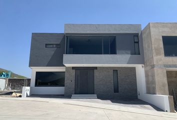 Casa en  Privada Los Cedros, Residencial Cedros, Morelia, Michoacán De Ocampo, 58270, Mex