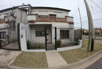 Casa en  El Pino 2846-2900, Ciudad Evita, La Matanza, B1778, Buenos Aires, Arg