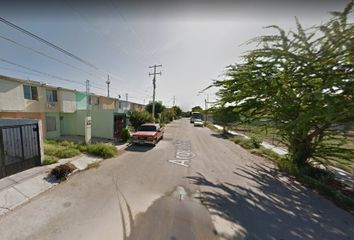 Casa en fraccionamiento en  Calle República De Argentina, Miguel De La Madrid, Torreón, Coahuila De Zaragoza, 27057, Mex
