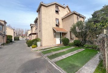 Casa en  La Reina, Provincia De Santiago