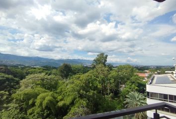 Apartamento en Ciudad Jardín, Cali