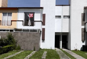 Casa en fraccionamiento en  Fracc Bosques De Cantabria, Toluca, México, 50210, Mex