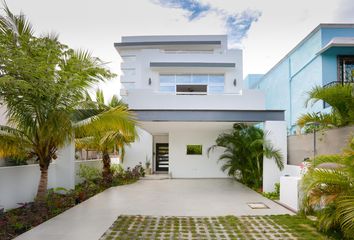 Casa en  Calle Amanecer, Fraccionamiento El Cielo, Solidaridad, Quintana Roo, 77727, Mex