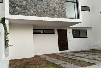 Casa en condominio en  Circuito Peñas, San Isidro, La Arboleda, La Antigua Juriquilla, Querétaro, 76226, Mex