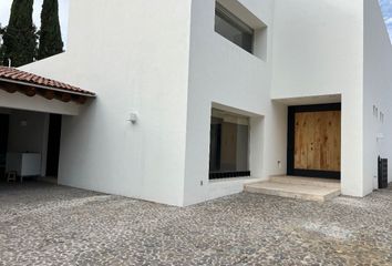 Casa en  1ra Avenida De Fresnos 123, Fraccionamiento Jurica, Querétaro, 76100, Mex