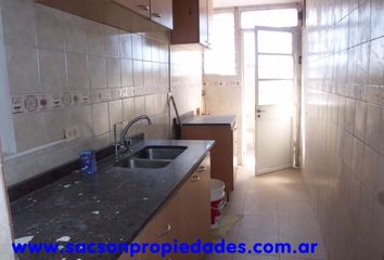 V560 Ramos Mejia Venta amplio PH 4-5 amb. con terraza