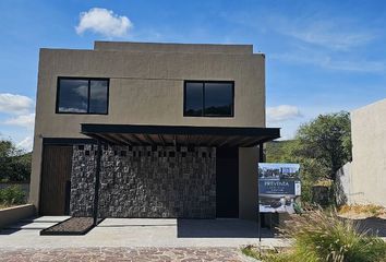 Casa en  Altozano El Nuevo Querétaro, Municipio De Querétaro