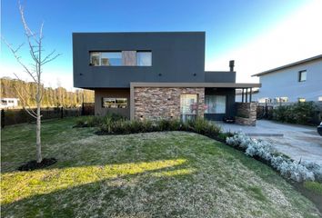 Casa en  Bosque Peralta Ramos, Mar Del Plata