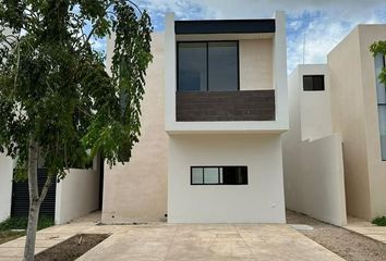 Casa en  Calle 12, Leandro Valle, Mérida, Yucatán, 97143, Mex