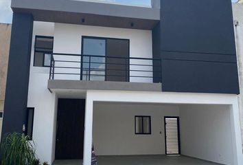 Casa en fraccionamiento en  José Luis Uscanga, Alvarado, Veracruz De Ignacio De La Llave, Mex