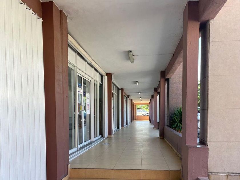 renta Local comercial en Puerto Cancún, Cancún (L24889031DEN) icasas.mx