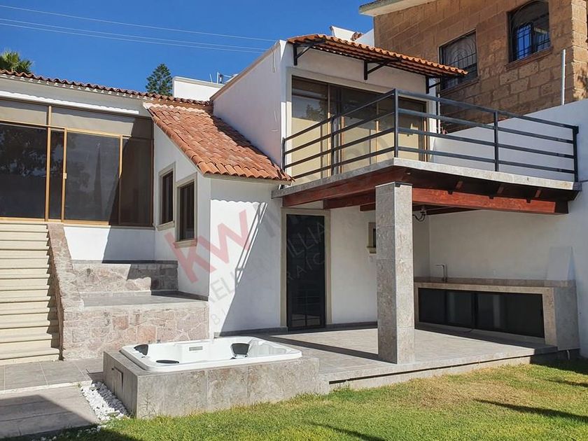 renta Casa en Fraccionamiento Villas del Mesón, Municipio de Querétaro  (1020-20755)