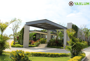 Lote de Terreno en  Yaxkukul, Yucatán