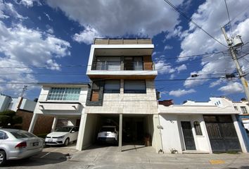 Edificio en  Circuito Jacarandas Norte 450-480, Fraccionamiento Quinta Jacarandas, Irapuato, Guanajuato, 36640, Mex