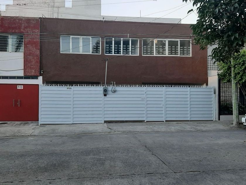 renta Casa en Jardines del Bosque Norte, Guadalajara, Jalisco  (pNHMHpV_LEASE)