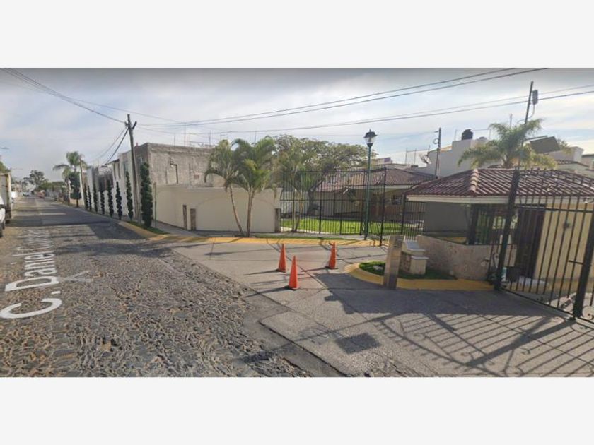 venta Casa en Plaza Guadalupe, Zapopan, Jalisco (MX22-NE8547)