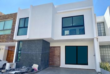 Casa en  Circuito Casco Viejo 345, Fraccionamiento Los Almendros, Zapopan, Jalisco, 45135, Mex