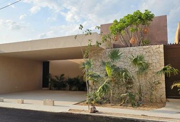 Casa en  Calle Cedro, Cholul, Mérida, Yucatán, 97305, Mex