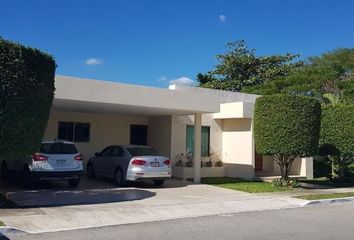 Casa en condominio en  Calle Mangos, Ceiba, Mérida, Yucatán, 97302, Mex