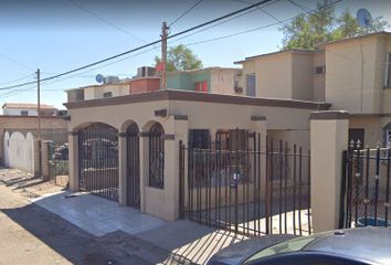 Casa en  Avenida Biólogos 2100-2242, Conjunto Urbano Universitario, Mexicali, Baja California, 21180, Mex