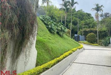 Casa en  Altos Del Poblado, Medellín