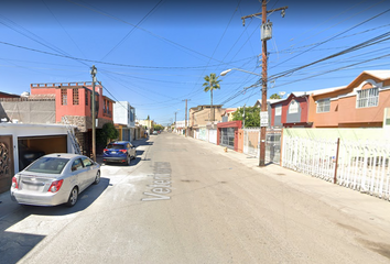 Casa en  Calle De Los Veterinarios 11052-14411, Laderas De Otay, Tijuana, Baja California, 22427, Mex