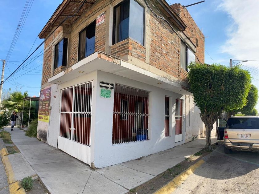 venta Casa en Ocotlán Centro, Ocotlán (EB-IJ5134s)