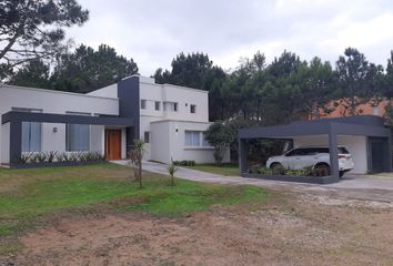 Casa en  Barrio Cerrado Costa Esmeralda, Pinamar