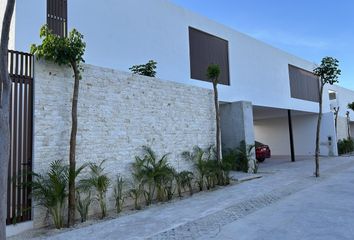 Casa en condominio en  Cholul, Mérida, Yucatán, Mex