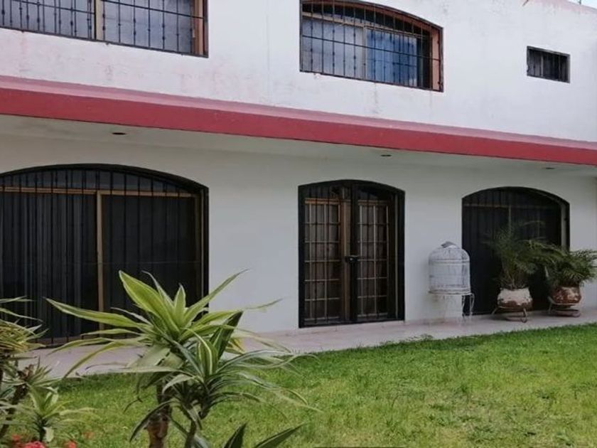 renta Casa en Fraccionamiento Bosques de la Victoria, Guadalajara, Jalisco  (EB-LC4079r)