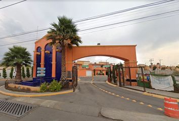 Casa en  Calle El Canal, Fraccionamiento Villas De San José, Tultitlán, México, 54910, Mex