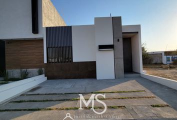 Casa en  Avenida Providencia, Fraccionamiento Villas Providencia, Villa De Álvarez, Colima, 28987, Mex