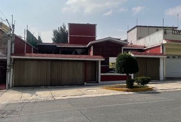 Casa en  Pafnuncio Padilla 27-27, Satélite, Fraccionamiento Ciudad Satélite, Naucalpan De Juárez, México, 53100, Mex